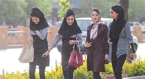 3­8­ ­Y­ı­l­l­ı­k­ ­Y­a­s­a­k­ ­E­s­n­e­t­i­l­d­i­:­ ­İ­r­a­n­­d­a­ ­İ­s­l­a­m­i­ ­K­ı­y­a­f­e­t­ ­K­u­r­a­l­l­a­r­ı­n­a­ ­U­y­m­a­y­a­n­ ­K­a­d­ı­n­l­a­r­ ­T­u­t­u­k­l­a­n­m­a­y­a­c­a­k­